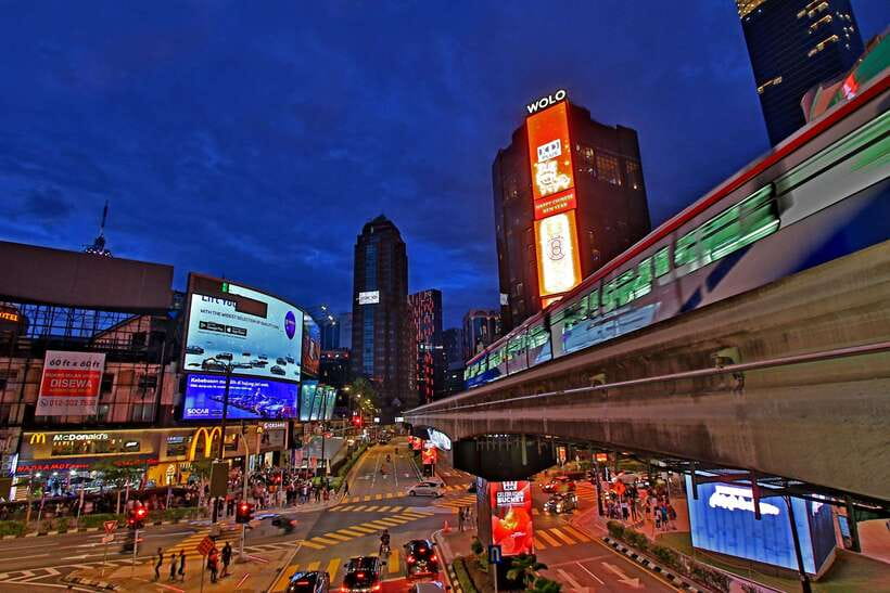 Kuala Lumpur: Sightseeing, Markets, and Food Night Tour - Central Market and the first look at old Kuala Lumpur