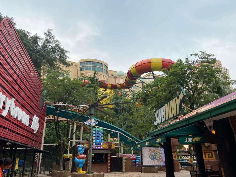 Kuala Lumpur: Sunway Lagoon Ticket & 1-Way Transfer - Amusement Park and the thrill zones