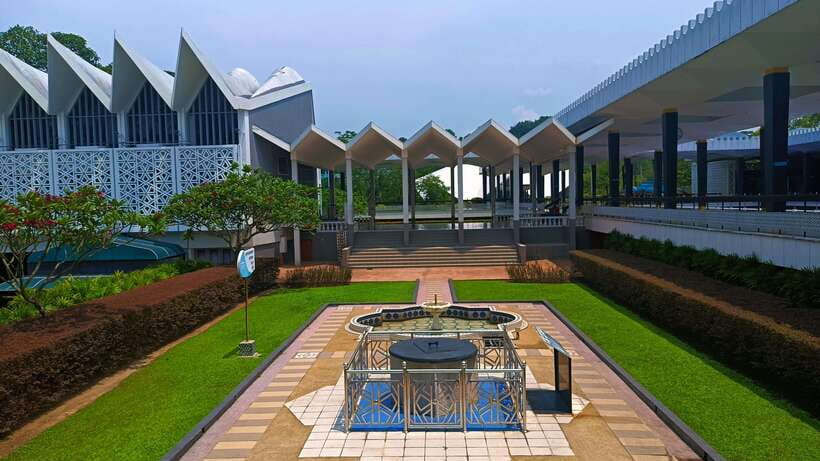 Kuala Lumpur: Temple & Shrine Private Half Day Tour - St. Marys Cathedral and English Gothic Revival design