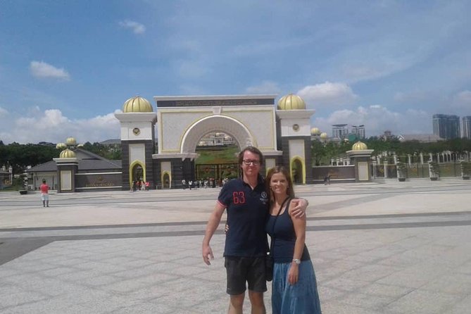 Kuala Lumpur Tour Cruise Excursion from Port Klang - From Boustead Cruise Center to the city