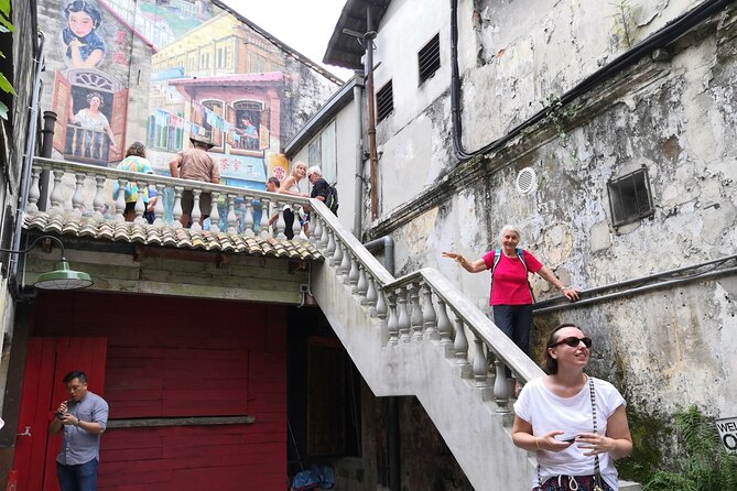 Kuala Lumpur Walk, Eat & See Tour - Chow Kit shows an older side of daily KL