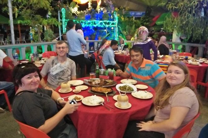 Kuala Selangor Fireflies Tour with Fort Altingsburg & Dinner - The Kuala Selangor firefly boat ride