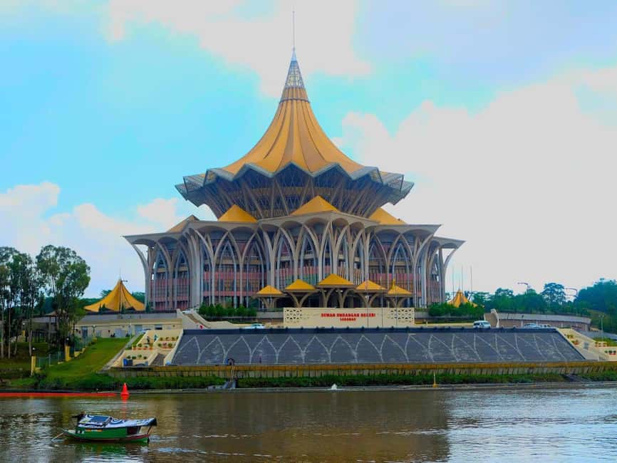 Kuching: Walking Tour with Sampan Boat Ride and Lunch - Why this Kuching walk works so well