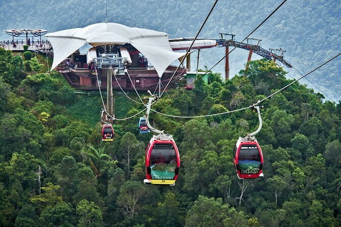 Langkawi Cable Car And Sky Bridge Including Waterfalls - Crossing the curved SkyBridge