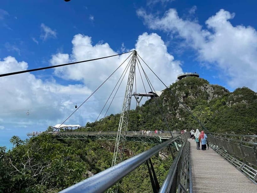 Langkawi cable car and Skybridge Tickets - Arriving at the mountain station