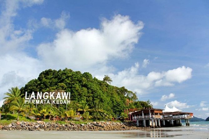 Langkawi: Flexible 6 Hours Tour - Oriental Village at the foot of the mountain