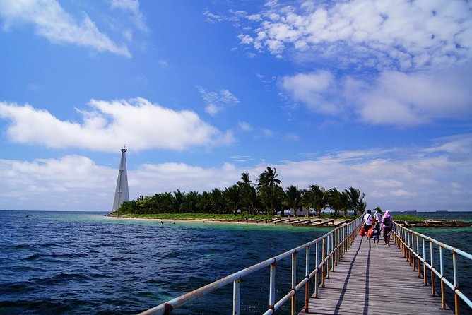 Langkawi Island Hopping Boat Tour with Return Transfer - The café warning and what to budget