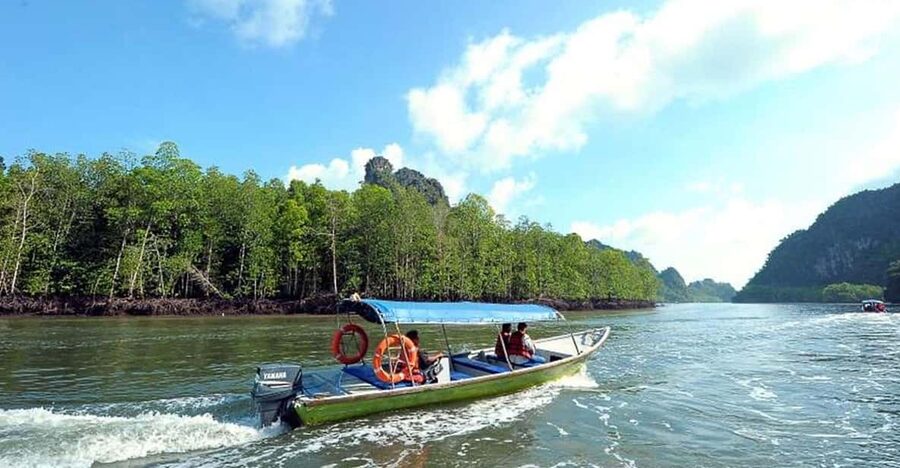 Langkawi: Island Hopping Shared Boat Tour - Jeti Teluk Baru and the Run Across the Water