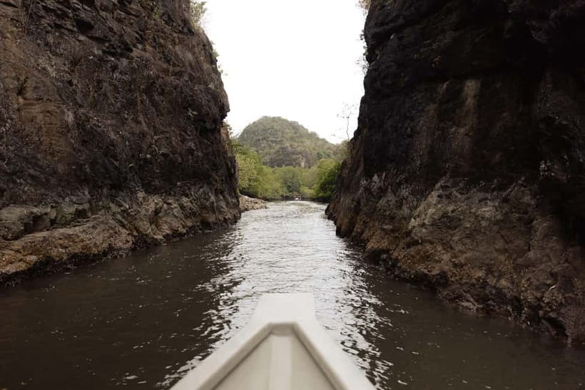 Langkawi: Kilim Geopark Mangrove Tour with Eagle Watching - The floating restaurant stop