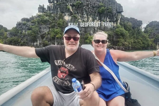 Langkawi Sightseeing Tour Including Cable Car And Sky Bridge - Oriental Village before the mountain ride
