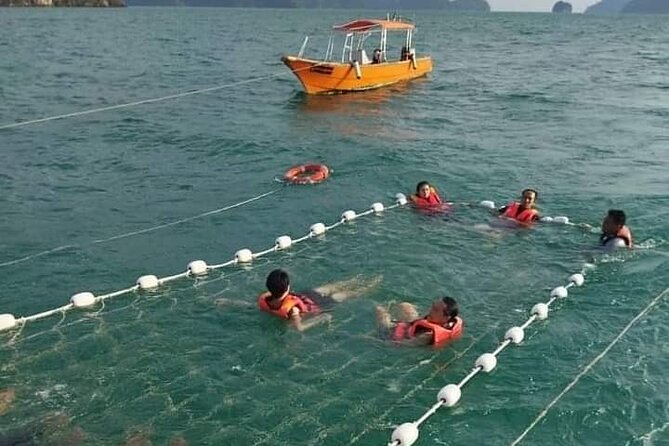 Langkawi Sunset Cruise - BBQ dinner and the advertised 19-course spread