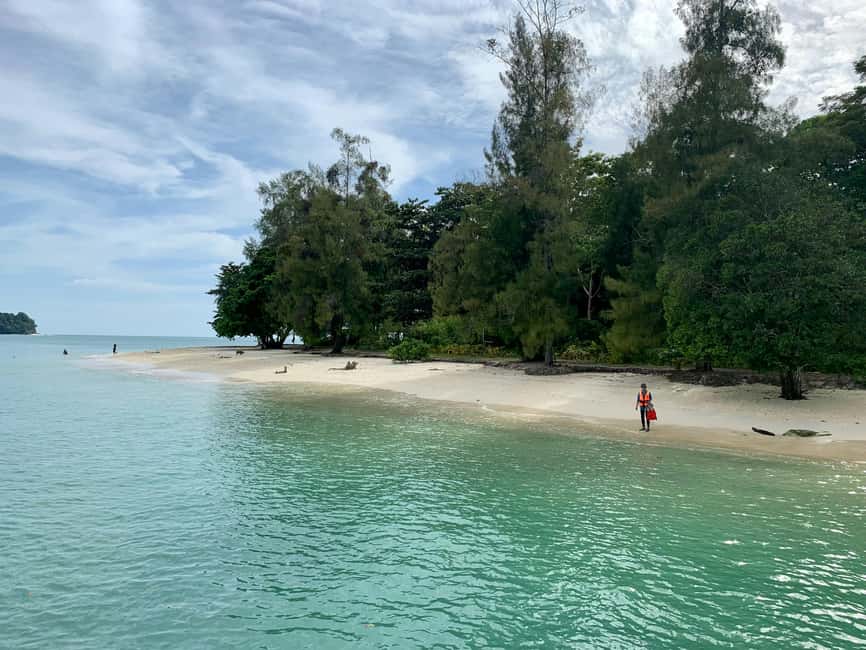 Langkawi: Sunset Dinner Cruise with Hotel Transfer - Catching the Sunset Over Open Water