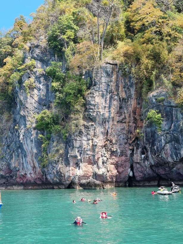 Langkawi: Tanjung Rhu Mangrove Speedboat Tour - Crocodile Cave and its unusual limestone shapes