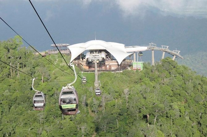 Langkawi Tour with SkyBridgewalk,Langkawi Cable Car,Oriental Village pass - Morning or afternoon: choose based on your schedule