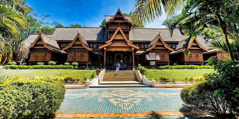Malacca: Historical Private Malacca Tour from Kuala Lumpur - Dutch Square and Christ Church in 65 minutes