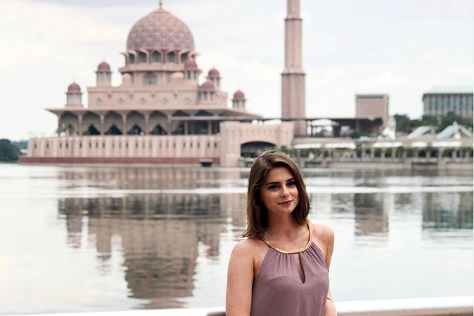 Malacca Instagram Tour: Most Famous Spots (Private & All-Inclusive) - Christ Church Shows Malacca’s Dutch Chapter