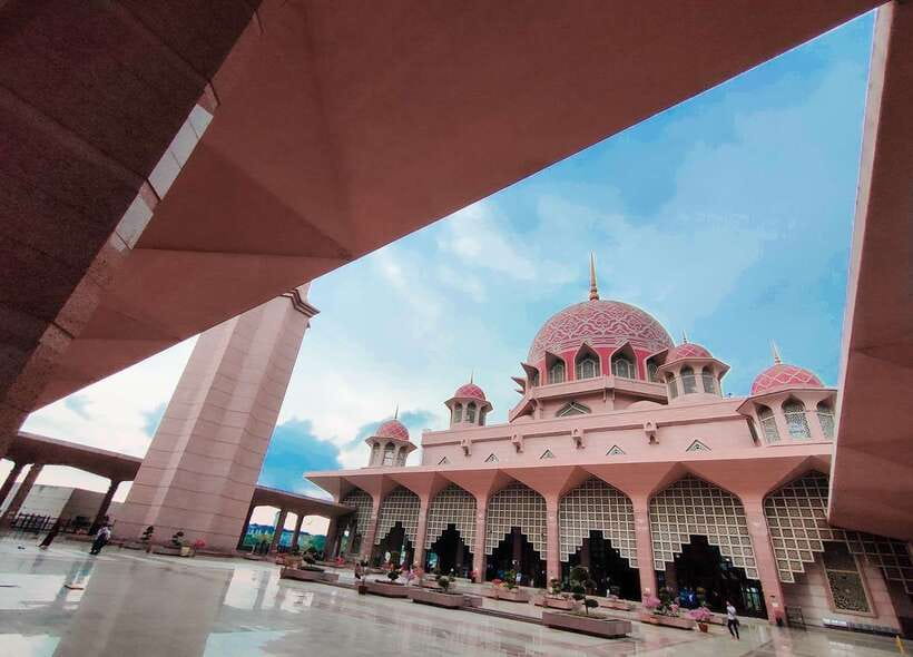 Malacca Instagram Tour: Top Spots (Private & All-Inclusive) - Jonker Street and the heart of old Malacca