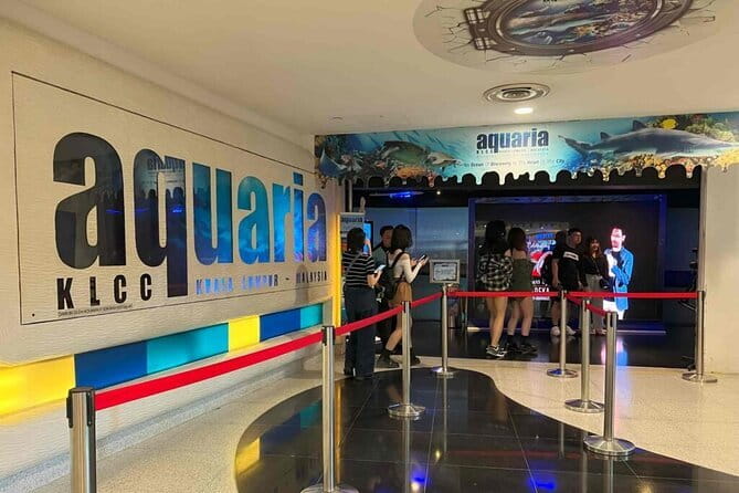Malaysia: Aquaria KLCC Admission E-Ticket - Walking through the 90-meter underwater tunnel