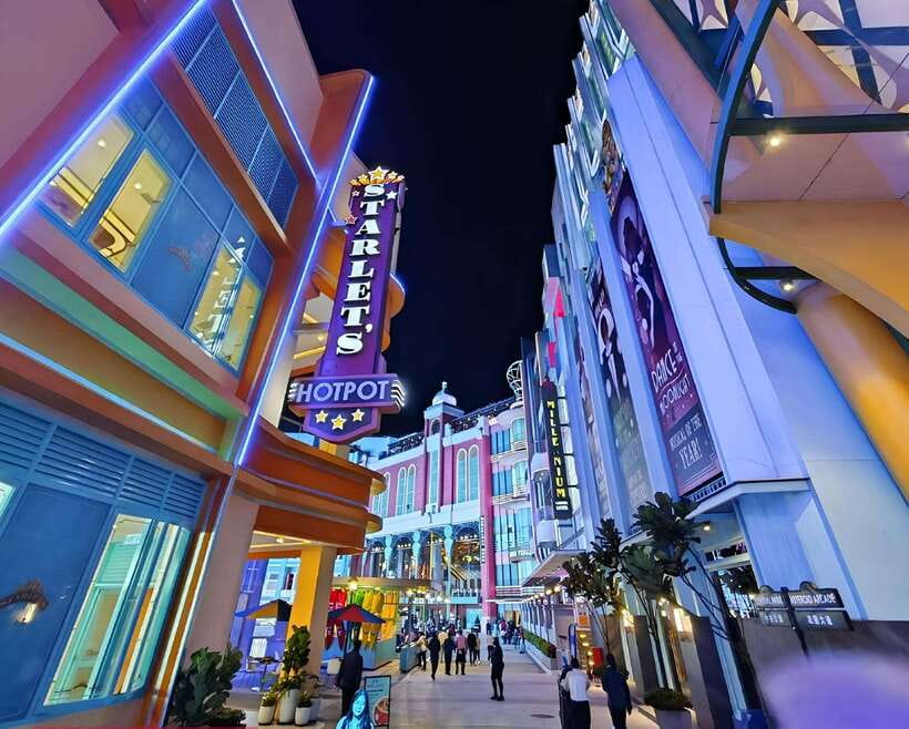 Malaysia: Genting SkyWorlds Theme Park Ticket - Eagle Mountain and Central Park bring American movie scenes