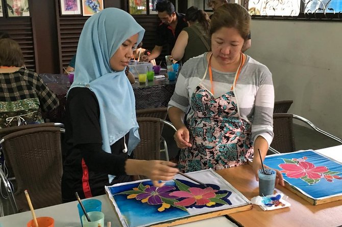 Malaysian Batik Experience-Handkerchief - The gallery adds a useful shopping stop