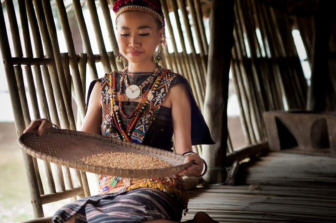 Mari Mari Cultural Village Tour from Kota Kinabalu - The final dance performance