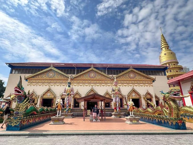 Penang: Fascinating 5-Hour Private Local Tour - Wat Chayamangkalaram and the wider cultural mix