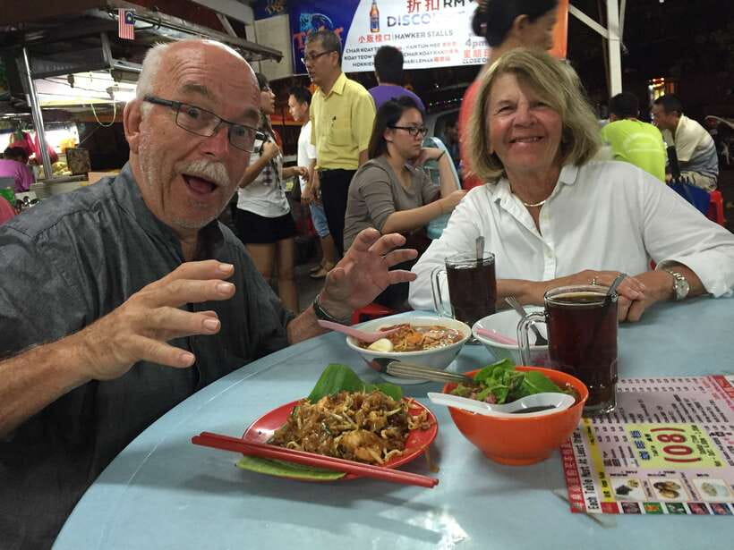 Penang: Georgetown Foodie Walking Tour with a Cocktail - Why George Town Works So Well on Foot