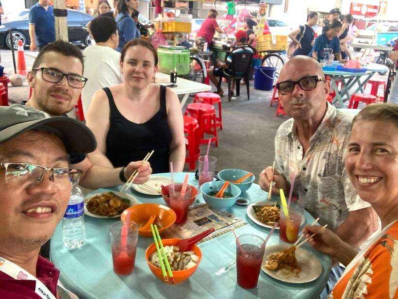 Penang: Georgetown Foodie Walking Tour with a Cocktail - Char Kway Teow at the Clan Jetty