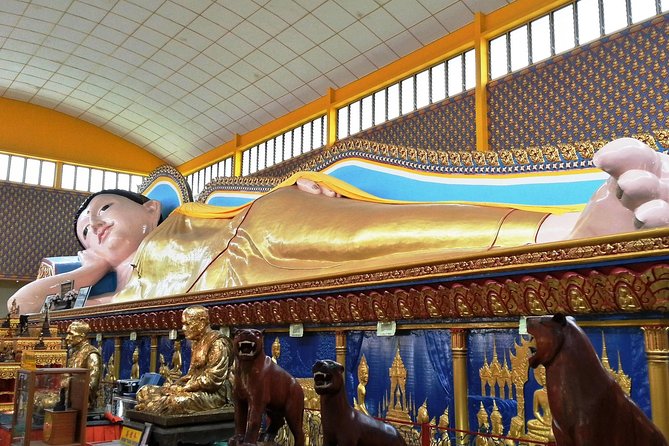 Penang Half Day City Tour Including Tropical Spice Garden - Chaiya Mangalaram and Dhammikarama: two Buddhist traditions close together