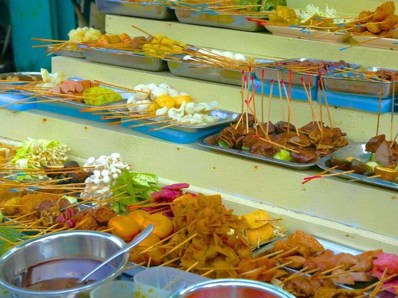 Penang: Trishaw Ride and Hawker Center Food Tour - Kapitan Keling Mosque and George Town’s religious mix