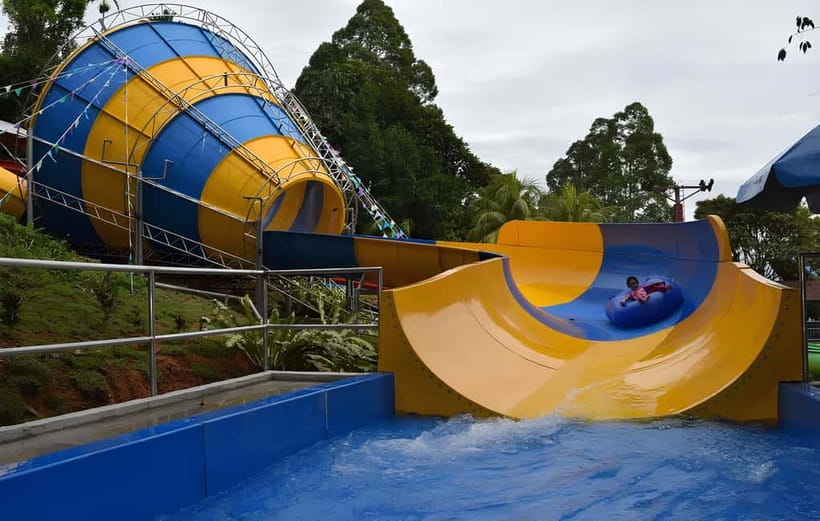 Perak: Bukit Merah Laketown Waterpark Admission Ticket - Lazy river, sandy beach, and slower breaks