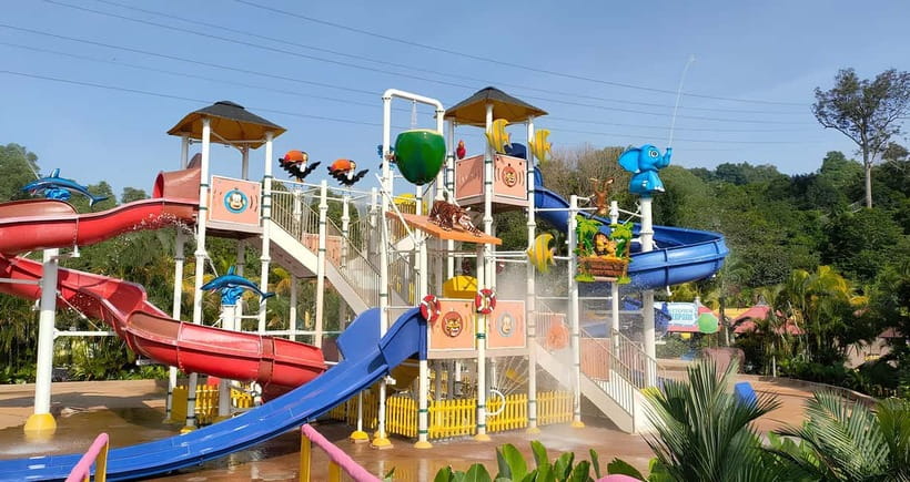Perak: Bukit Merah Laketown Waterpark Admission Ticket - Wave pools and water coasters for more action