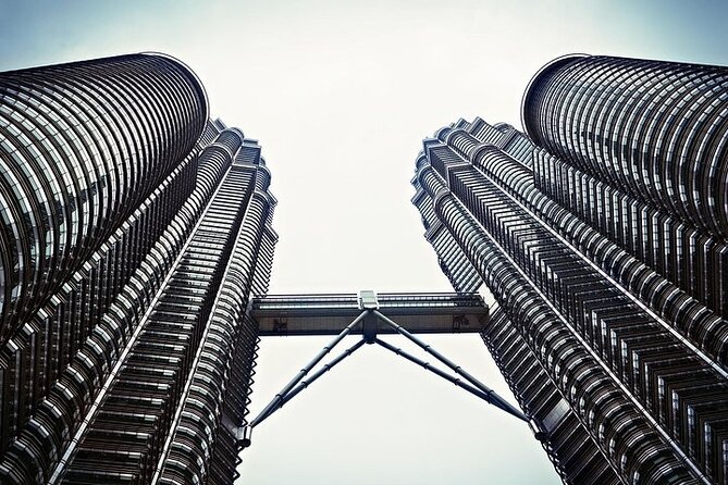 Petronas Twin Tower Entry (E-Ticket) With Skybridge Access - Crossing the Skybridge on floors 41 and 42