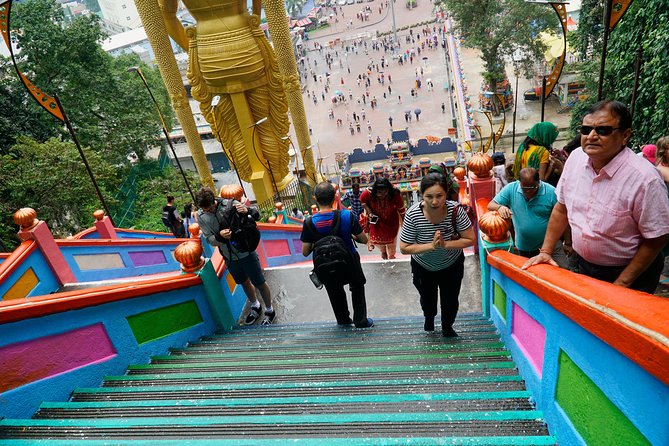 Petronas Twin Tower Tickets & Top Ten Wonder of Kuala Lumpur Tour - Comparing the National Mosque and Thean Hou Temple