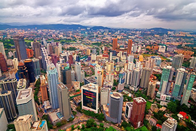 Petronas Twin Towers Skybridge and Kuala Lumpur City Tour - Two Kuala Lumpur towers, one compact day
