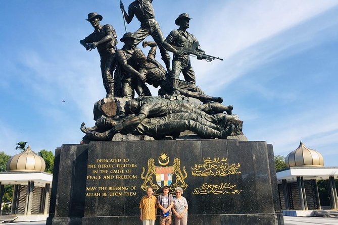 Private Full Day Kuala Lumpur City Tour with the Batu Caves - Reaching Batu Caves