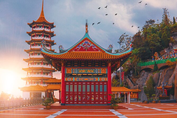 Private Genting Highlands & Batu Caves Trip with Cable Car Ticket - Choosing between the outlet mall and the summit