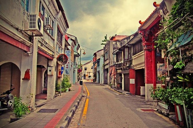 Private George Town UNESCO Heritage Walking Tour - Little India: shops, clothing, and street food