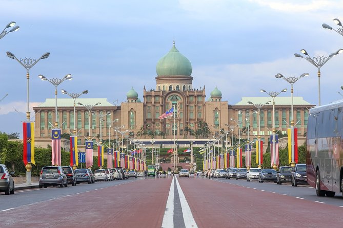 Private Half-Day Putrajaya Tour with Lake Cruise from Kuala Lumpur - Why Putrajaya makes a good half-day trip