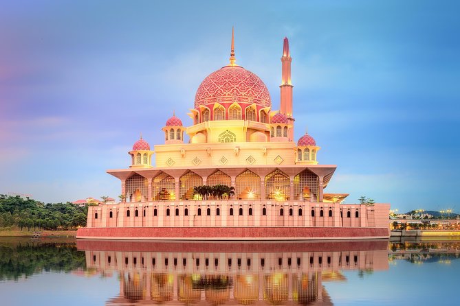 Private Half-Day Putrajaya Tour with Lake Cruise from Kuala Lumpur - Perdana Putra, Malaysia’s government centre