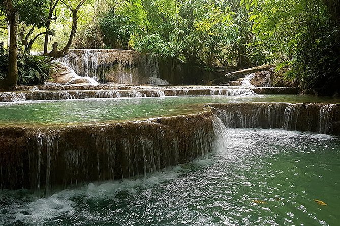 Private Kanching Waterfalls with Batu Caves & Ramayana Caves Tour - Batu Caves: ancient rock and active shrines