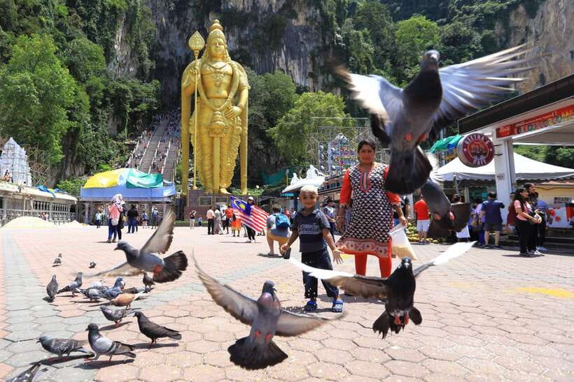 Private KL City Tour with Petronas Twin Towers & Batu Caves - Merdeka Square and the old railway station