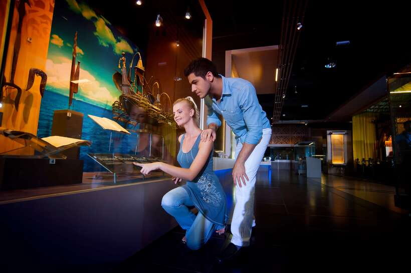 Private KL City Tour with Petronas Twin Towers & Batu Caves - Lake Gardens and Perdana Botanical Garden