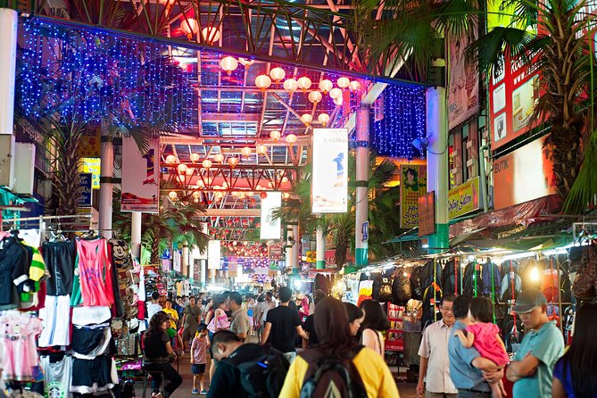 Private Kuala Lumpur Night Market And Food Tour - Why an evening tour works well in Kuala Lumpur