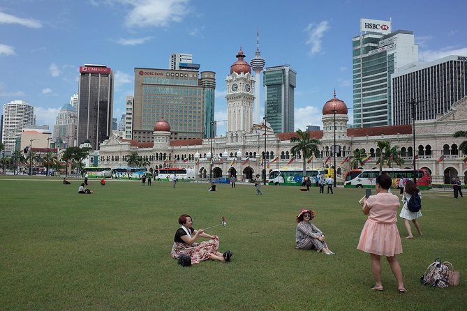 Private Kuala Lumpur Night Market And Food Tour - Central Market for souvenirs and Malaysian goods