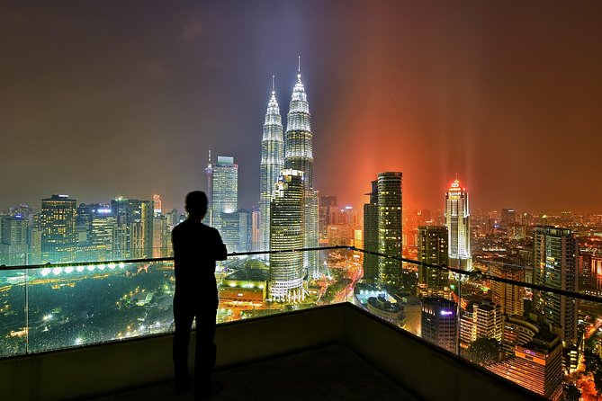 Private Kuala Lumpur Photographic Tour With Petronas Towers & Sky Box K.L Tower - Petronas Towers: the headline view