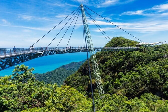 Private One Day Highlights Langkawi Tour Including Cable Car And Sky Bridge - Walking the Langkawi Sky Bridge