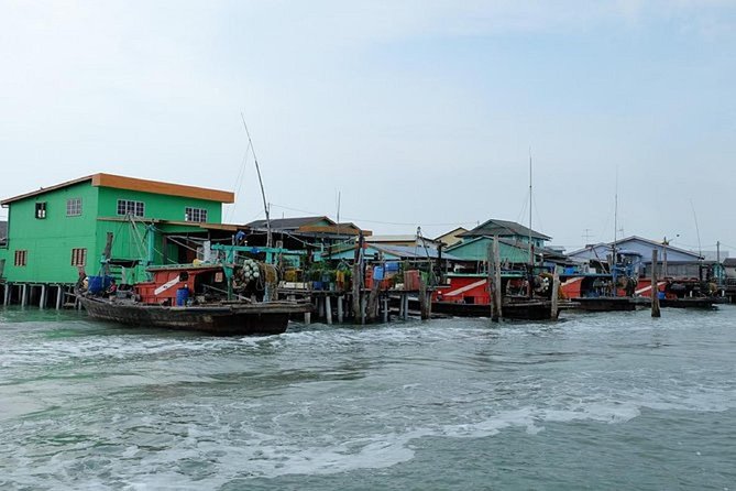 Private Tour: Crab Island Sightseeing Boat Ride and Seafood Lunch - Three Kuala Lumpur stops after the ferry