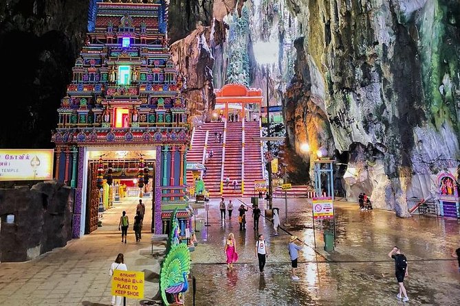 Private Tour Kuala Lumpur with Petronas Twin Towers Observation Deck & Batu Cave - Start early at Batu Caves