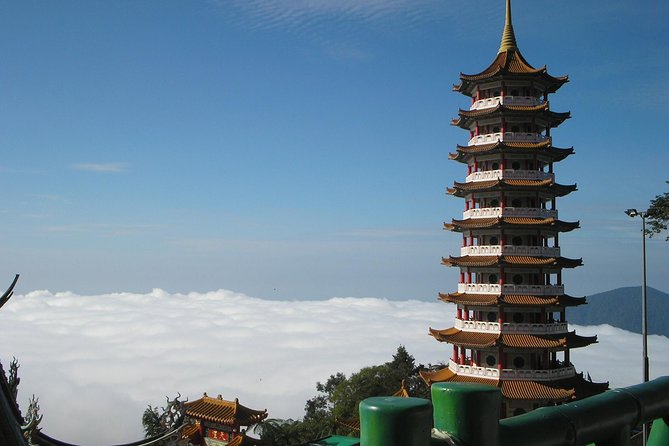 Private Tour with Local Host : Genting Highlands Day Tour enroute Batu Caves - Genting Highlands at about 6,000 feet